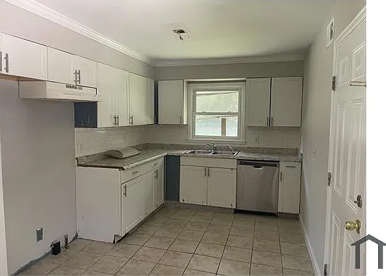 3 bed, $1,600 — Photo 4