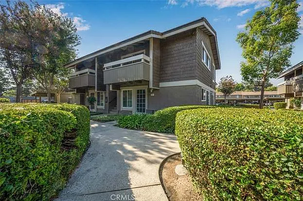 58 Streamwood — Photo 10