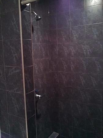 2nd image of 520 W 50th St APT 4C