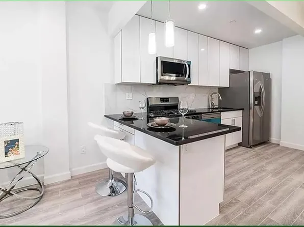 2503 Ocean Avenue image 3 of 8