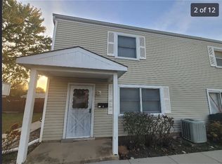 189 Robert Ct UNIT C, Bartlett, IL 60103