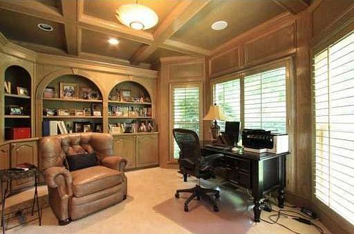 5th image of 4065 Deverell St