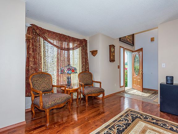 3rd image of 13216 NE 36th St