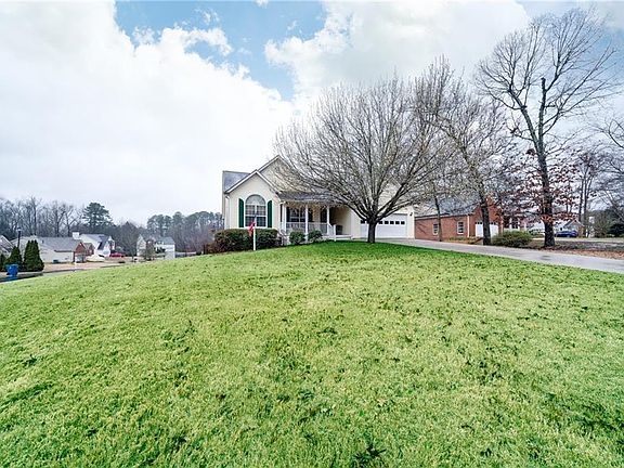 2nd image of 1052 Cedar Oak Ct