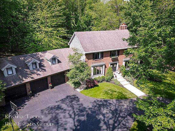 5th image of 1585 Tammarron Ave SE