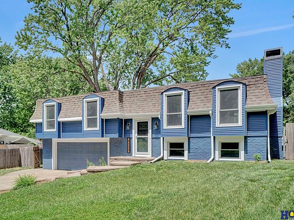 3rd image of 8110 Imperial Cir