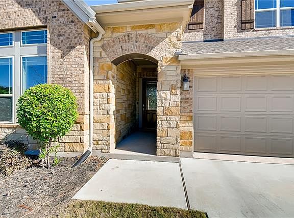 4th image of 13621 Camp Comfort Ln