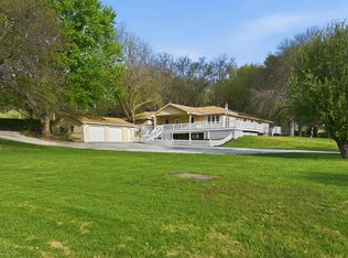 228 Hubbard Rd, Council Bluffs, IA 51503