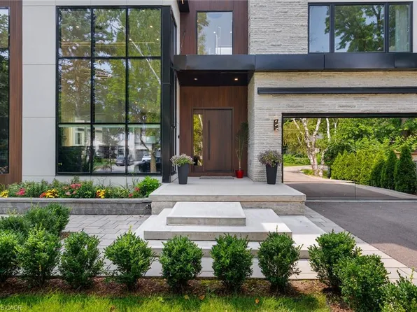 564 Stonecliffe Rd, Oakville, ON L6L 4N9