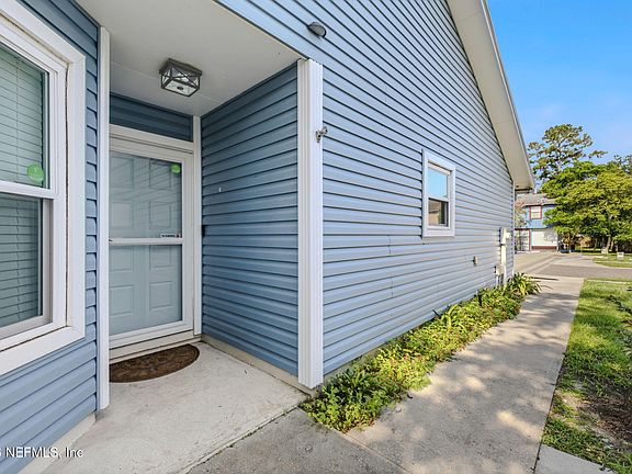 2nd image of 2633 HIDDEN VILLAGE Drive