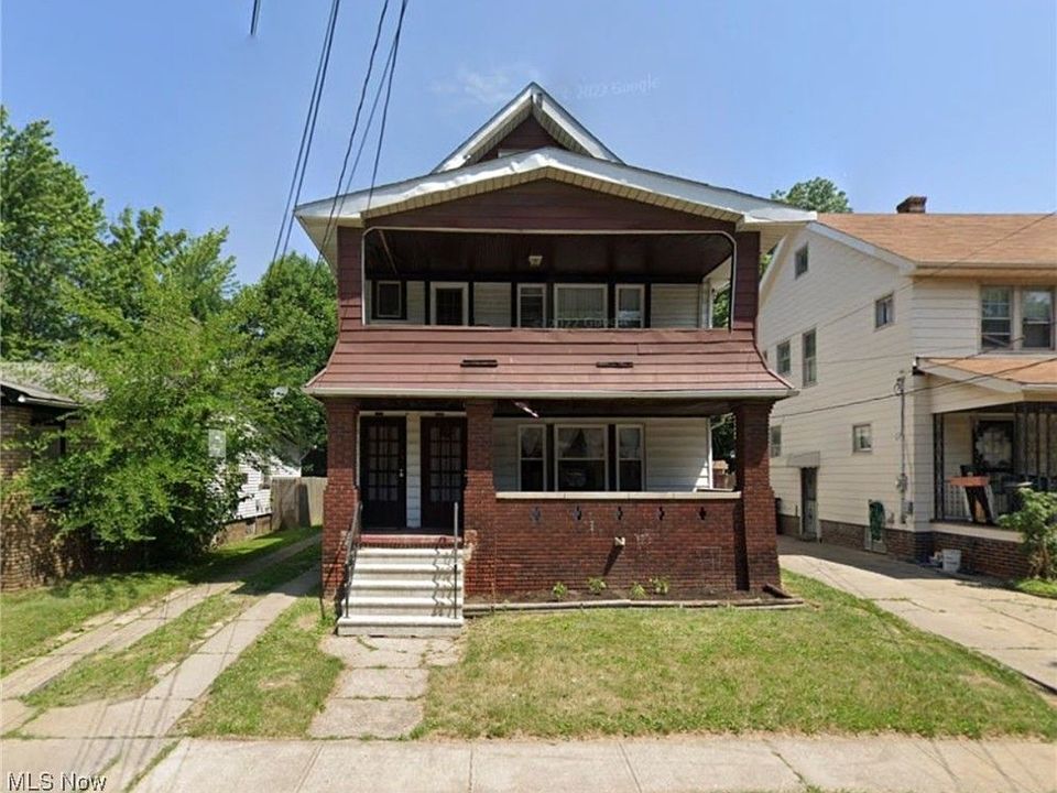1st image of 15711 Grovewood Ave #2