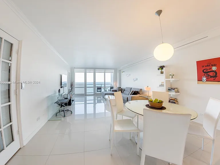 5601 Collins Ave #1206 — Photo 4