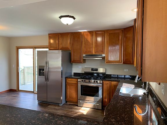 3rd image of 219 Thornhill Dr