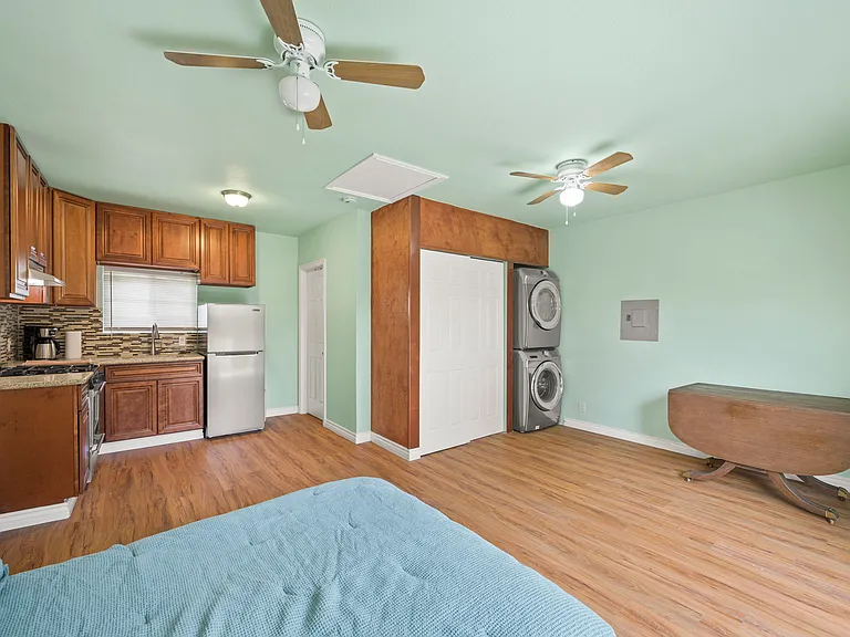 10744 Petit Ave — Photo 4