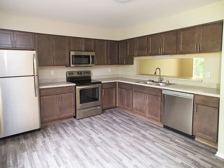 Boulevard Apartments — Photo 18