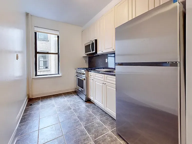 596 Edgecombe Ave #2D — Photo 3