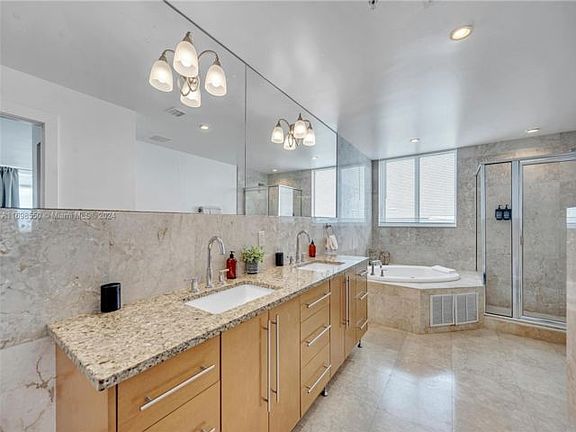 4th image of 7939 East Dr #6