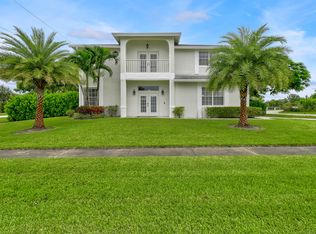 101 Mill Pond Ln, Royal Palm Beach, FL 33411
