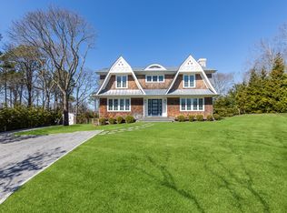 14 Highland Rd, Hampton Bays, NY 11946