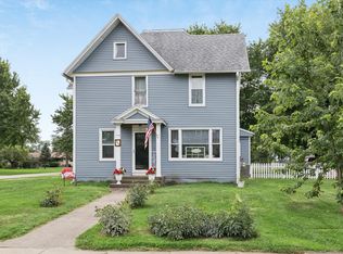 313 Grove St, Calamus, IA 52729