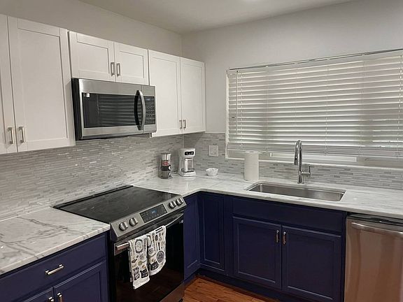 4th image of 3030 Walton Way