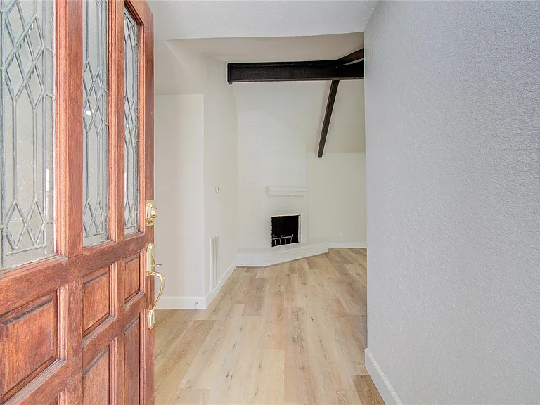 7026 Hidden Arbor Ln — Photo 4