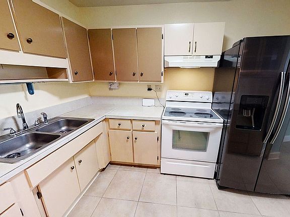 3rd image of 836 E 25th Ave