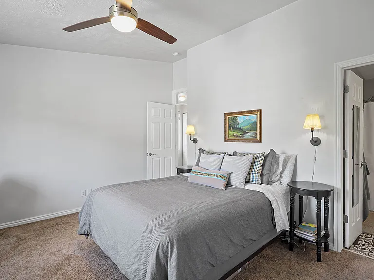 140 Bamberger Rd — Photo 17