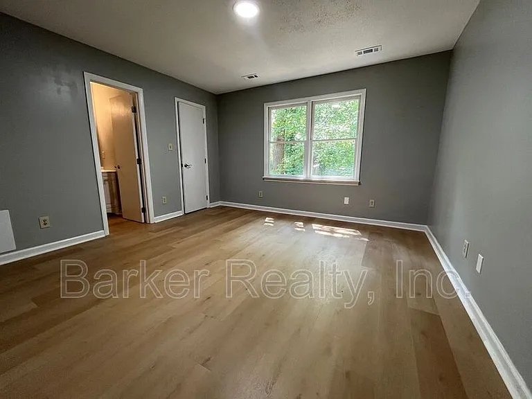 714 Carolina Ave — Photo 5