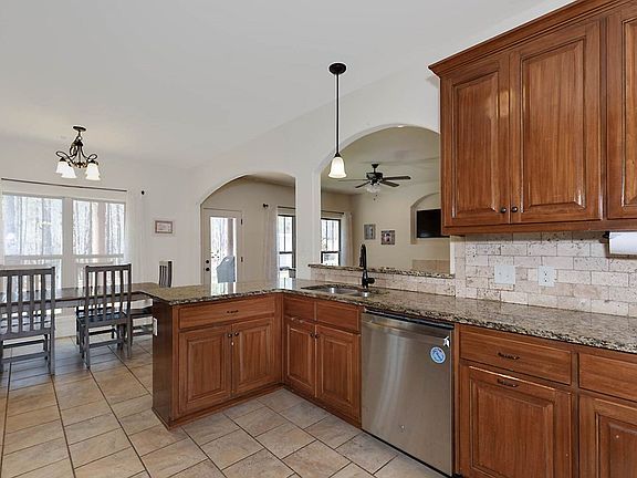 2nd image of 2074 Calhoun Rd