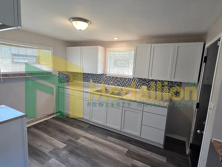 8724 S Eggleston Ave — Photo 11
