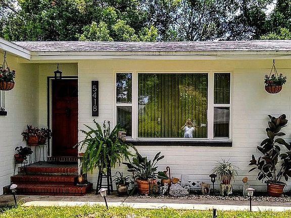 3rd image of 5418 Floral Ave