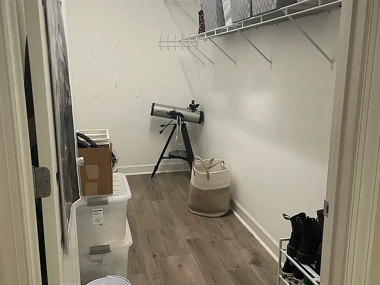 Primary Bdr walk-in