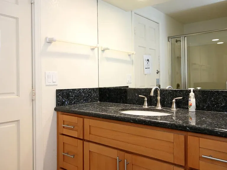 3237 Ocean Front Walk — Photo 16