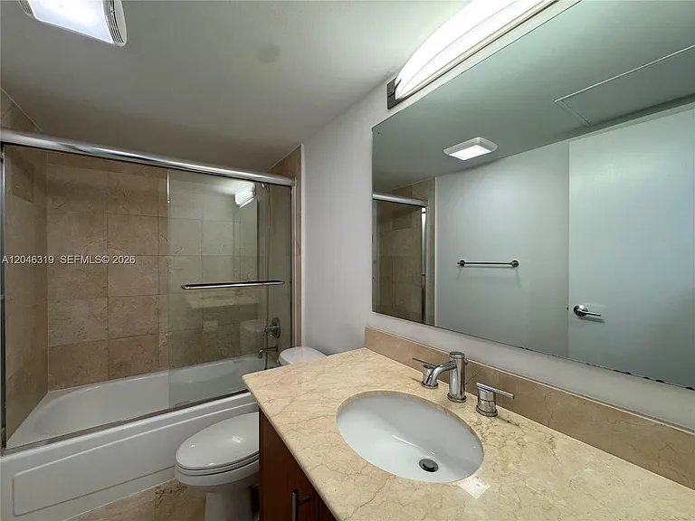 10275 Collins Ave #318 — Photo 16