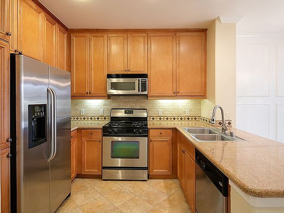 4th image of 3447 Watermarke Pl