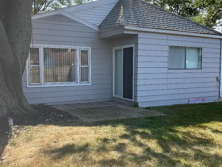 Back yard, principal bedroom