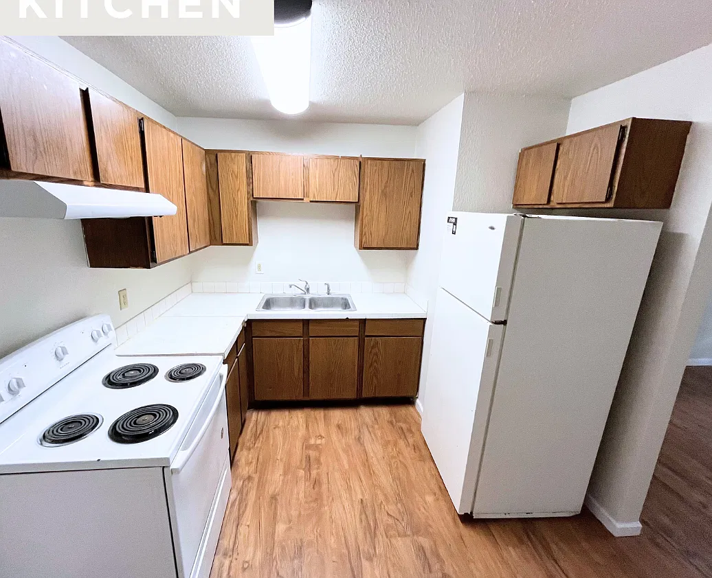 Hampton 20-Unit (Sherwood Apartments) — Photo 2