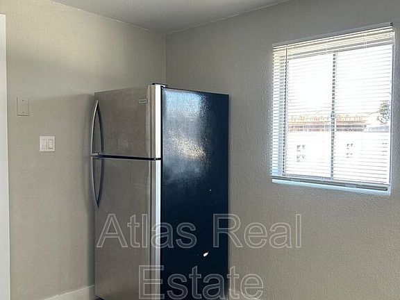 3rd image of 2226 W Campbell Ave APT 1