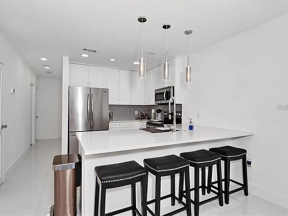 4th image of 208 N Hubert Ave #A