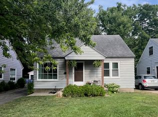 2134 Riverside Dr NE, Grand Rapids, MI 49505