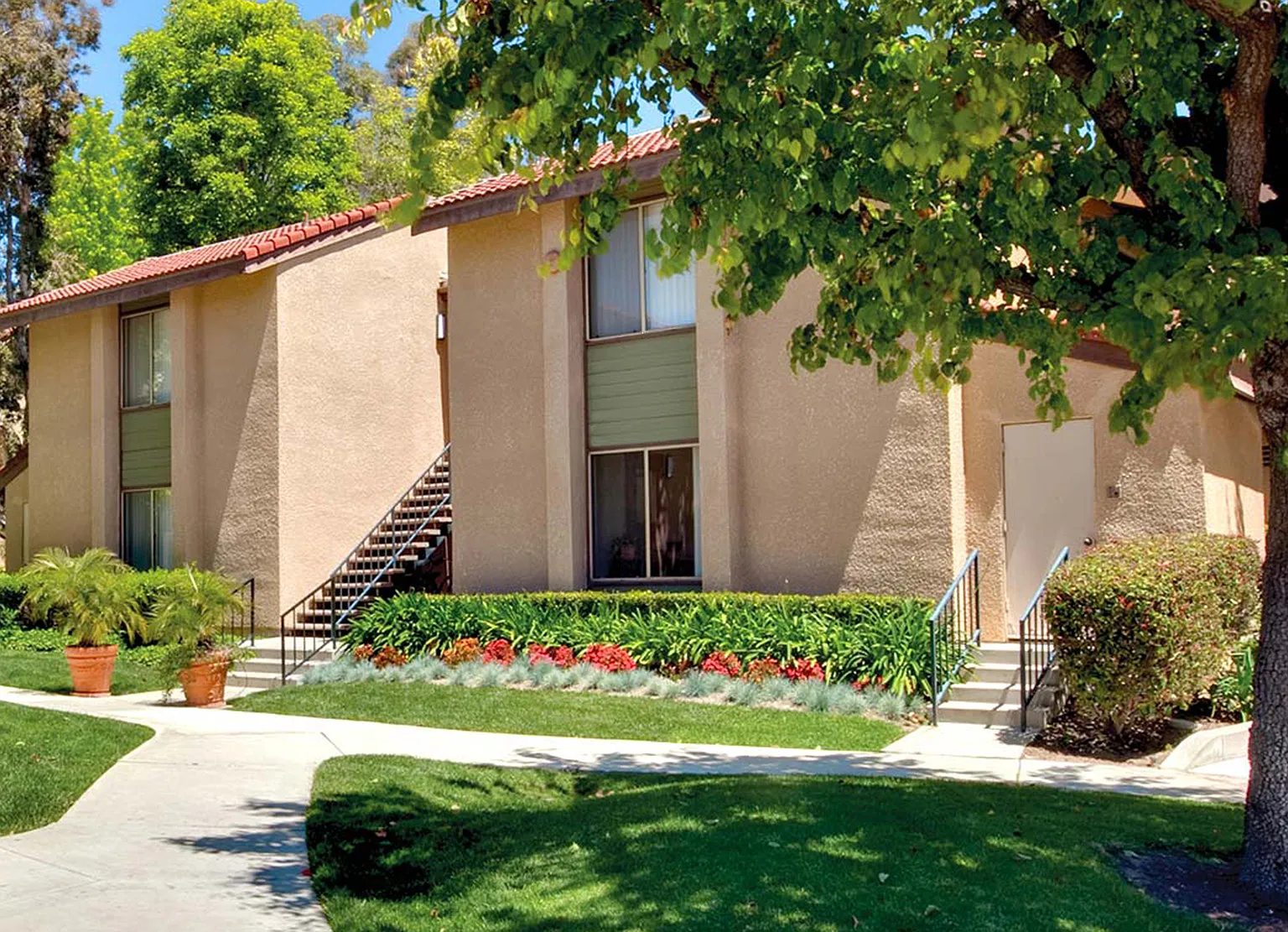 Indian Oaks — Photo 1