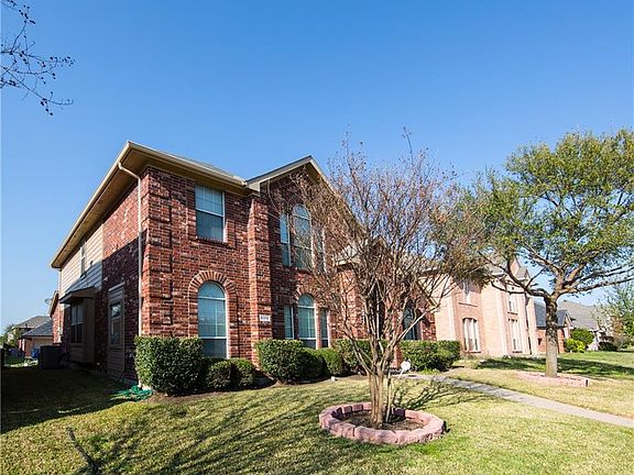 3rd image of 5916 Sidney Ln