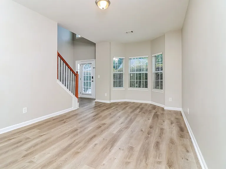 3752 Sunbridge Dr — Photo 10