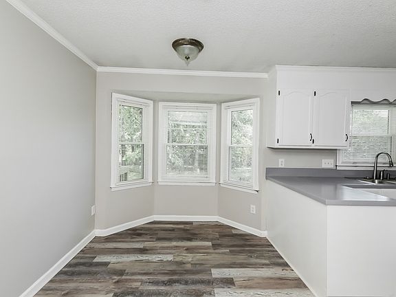 4th image of 9143 Moss Cove Ct