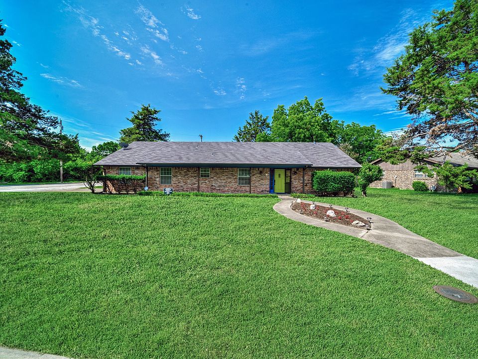 1st image of 1406 Churchill Dr