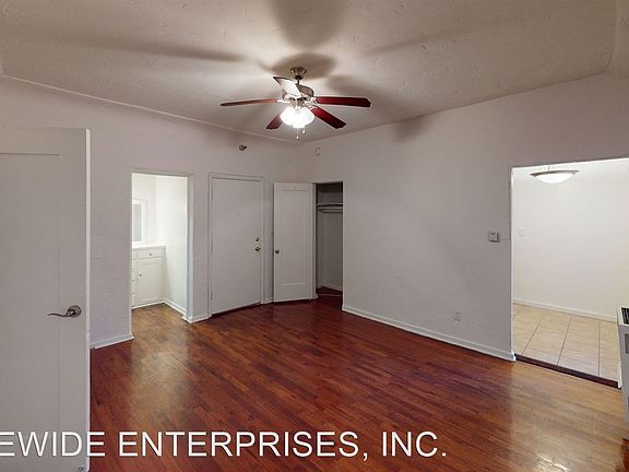 3rd image of 715 S Saint Andrews Pl #104