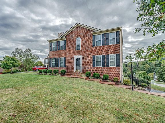 5th image of 6205 Creekview Ct