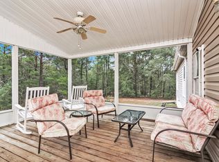 385 Vickie Ln, Defuniak Springs, FL 32433