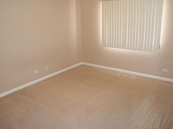 5th image of 119 Fairlane Ct APT C